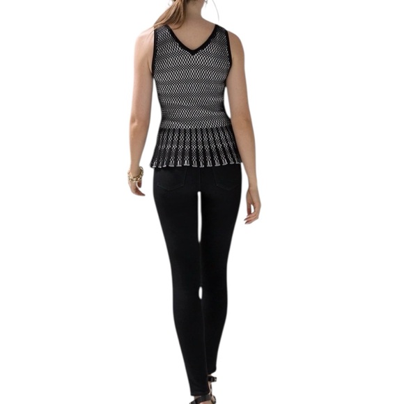 White House Black Market Black & White Sweater V Neck Tank size Medium - Picture 3 of 10